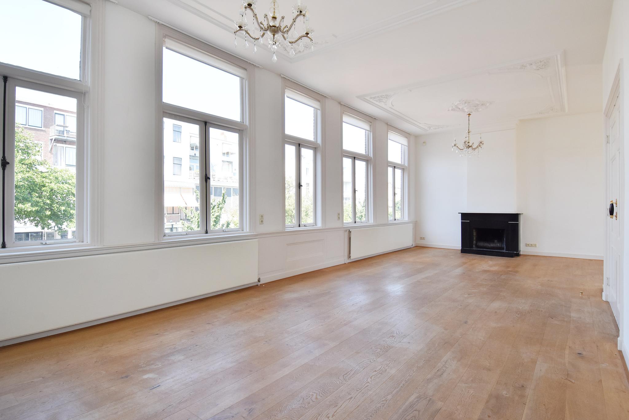 Paramaribostraat 9